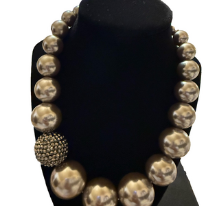 Elegant Gold Beaded Necklace